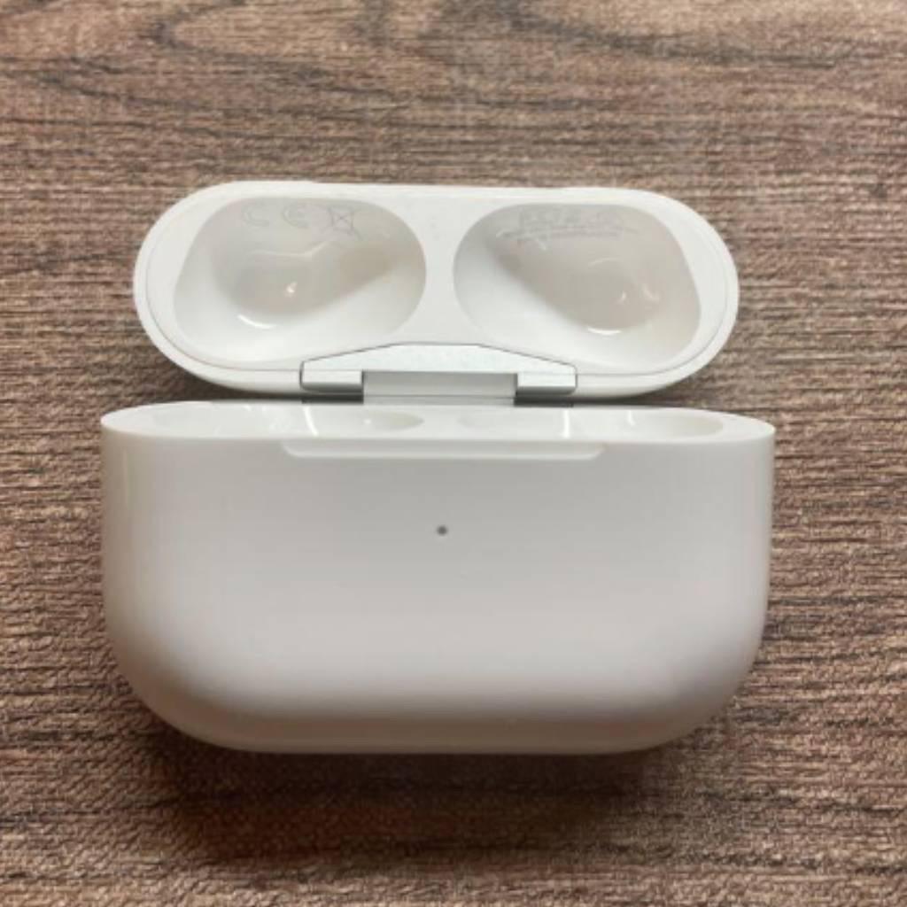 正規品♡AirPodsPro第1世代A2190充電ケースのみ