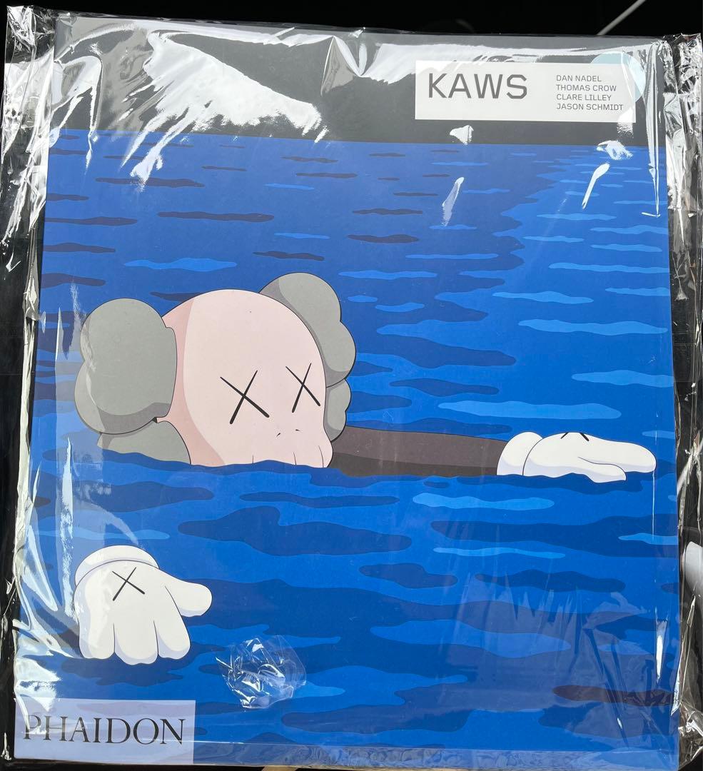 kaws アートブック　ステッカー 3種付き　ユニクロ　即日発送可能