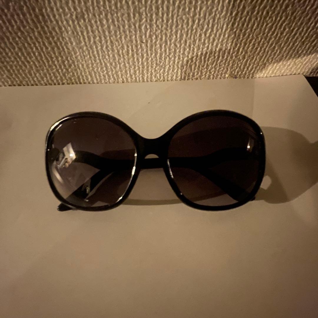 MIU MIU ミュウミュウ　サングラス　ケース付き
