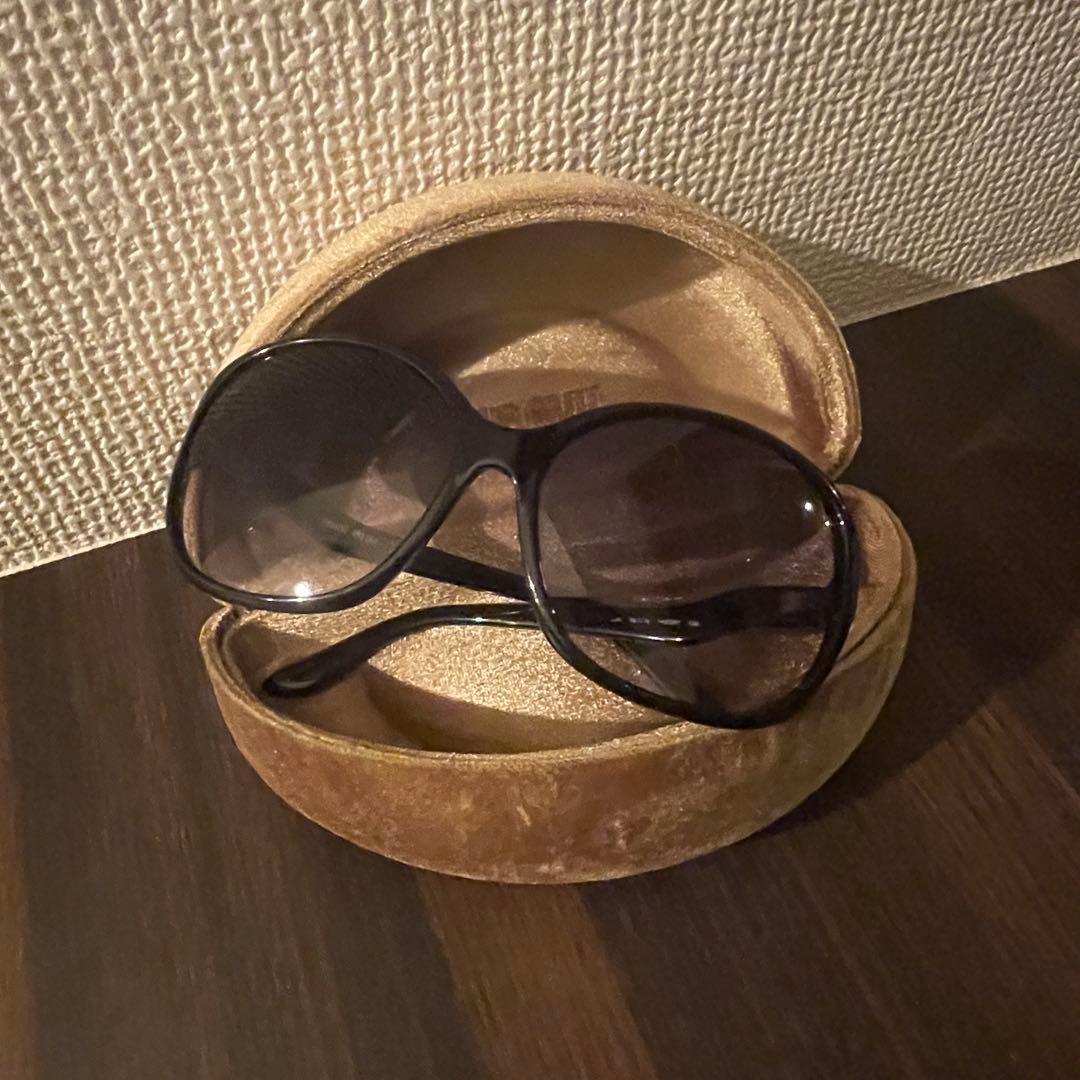 MIU MIU ミュウミュウ　サングラス　ケース付き