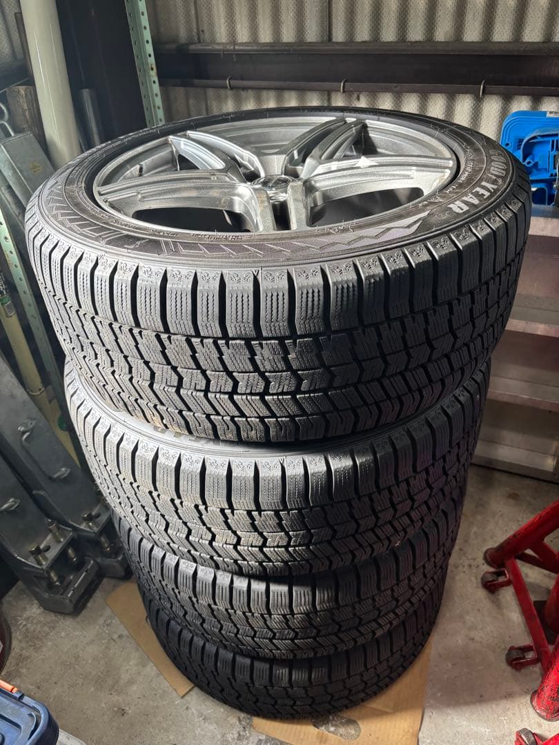 も*ん様 235/50/R18 GOODYEAR