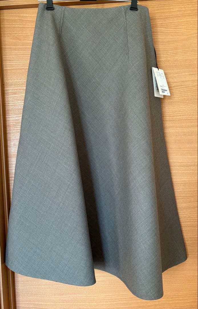 conte コンテ　えみり　リバーフレアスカート　新品タグ付き