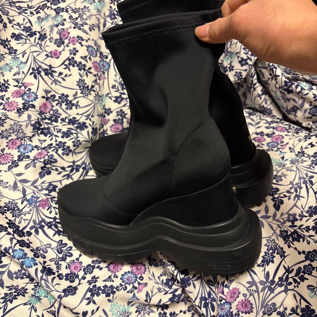 Yello TOKYO BLACK DOUBLE SNEAKER星あや