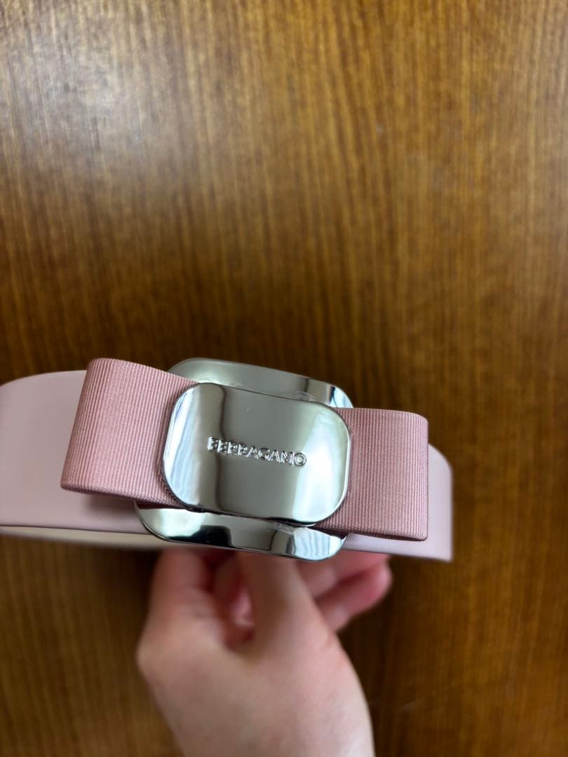 【新品未使用】FERRAGAMO VARA カチューシャヘアバンド ピンク