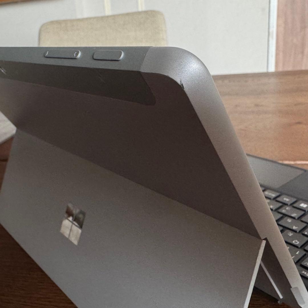 SurfaceGo4 128GBモデル　本体＋キーボード＋ペン付