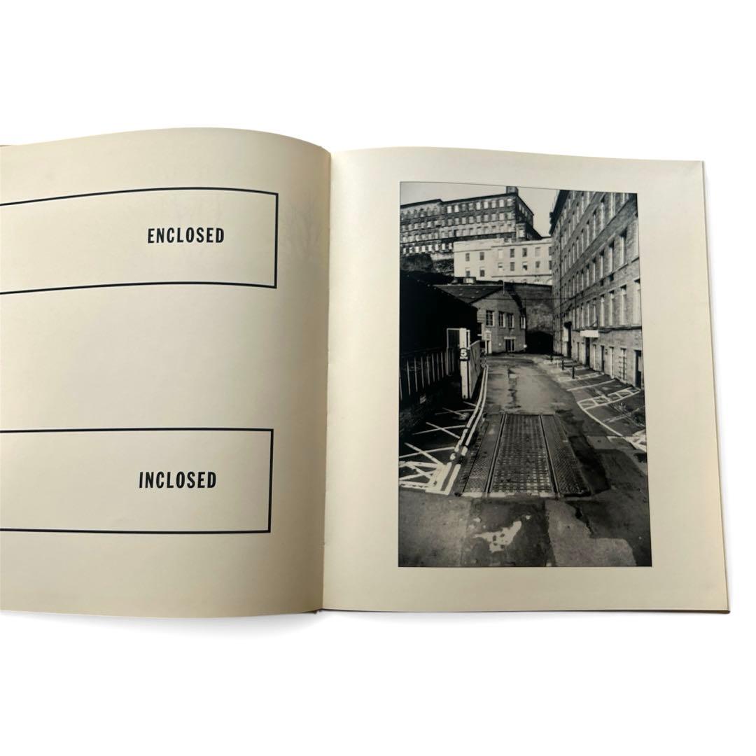ローレンスウェイナー Lawrence Weiner 本
