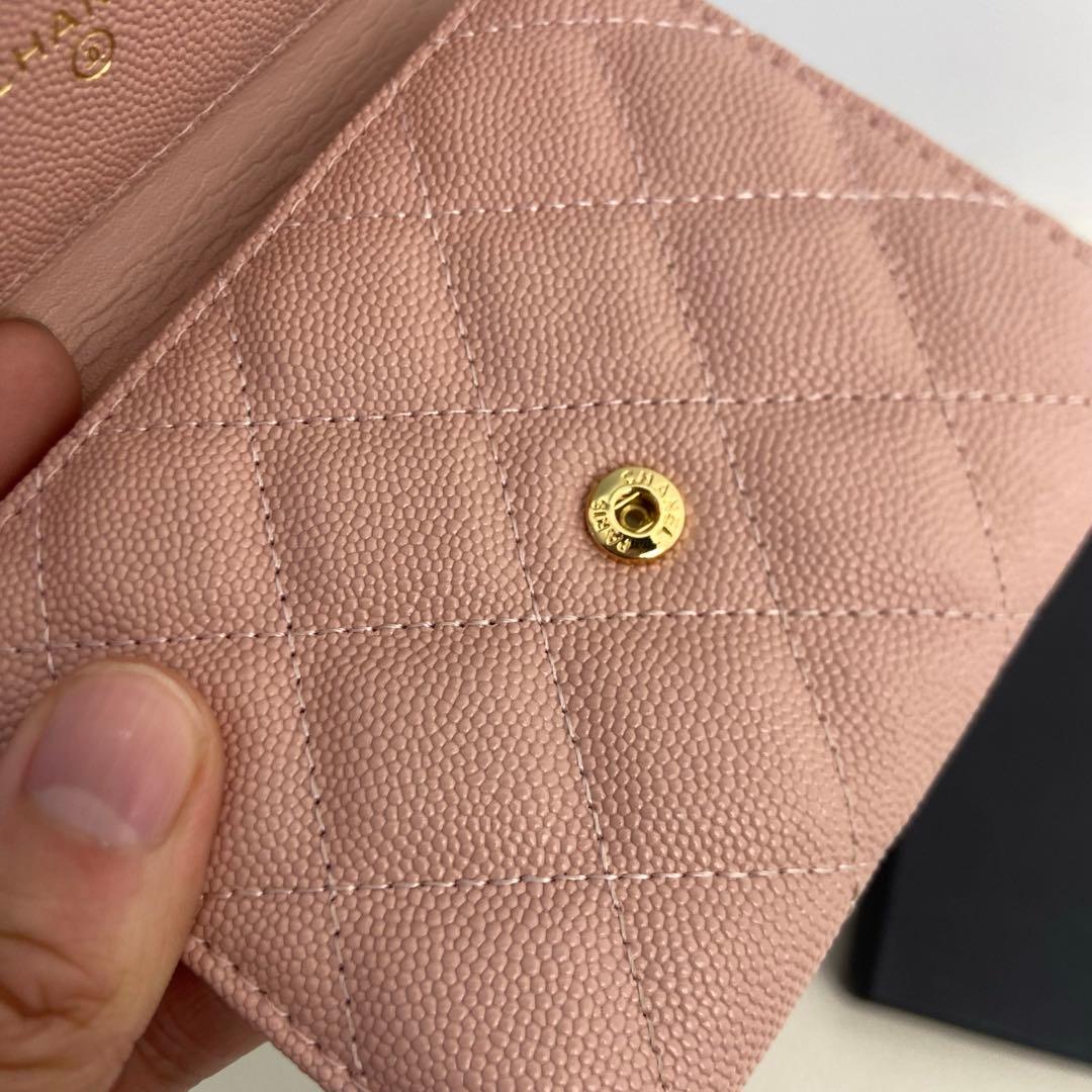 CHANEL キルティングデザインピンクレザー三つ折り財布カード　ファスナー