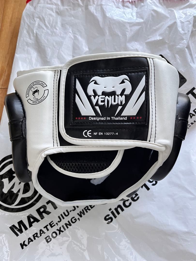 【最終価格‼️】Venum ボクシングヘッドギア ホワイト/ブラック ワンサイズ