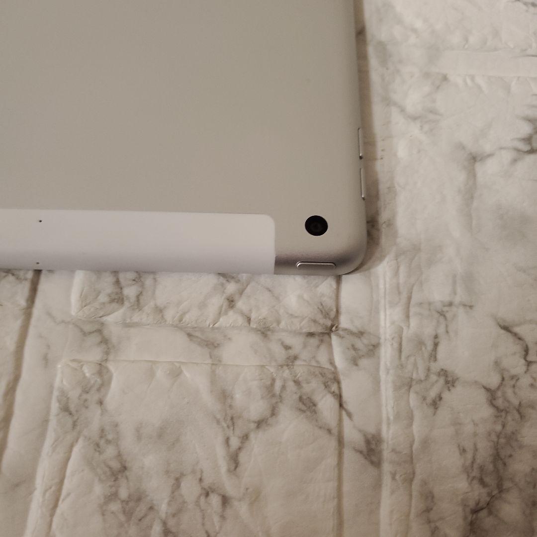 163 iPad 7世代 128GB SIMフリー シルバー