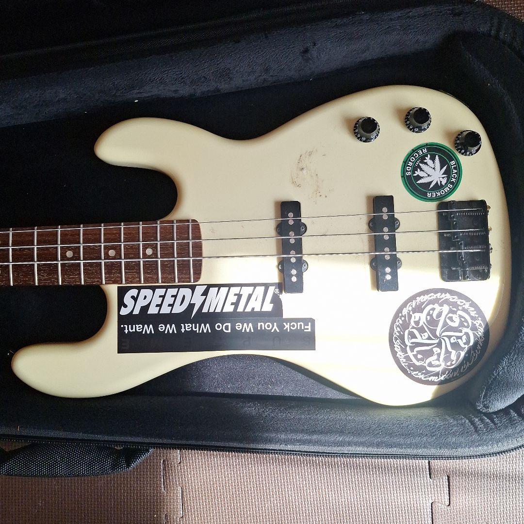 KRAMER　ベース