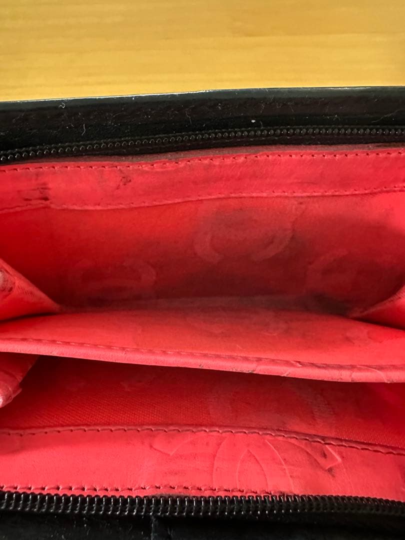 シャネル　カンボンライン　ラムスキン　二つ折り財布　ブラック　ピンク