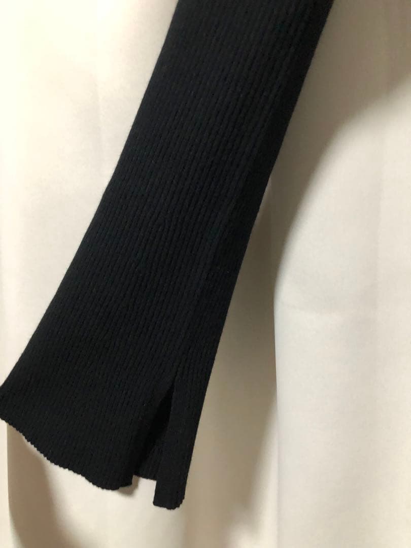 【新品タグ付き】ADAM ET ROPE' Vネックカーディガン 黒
