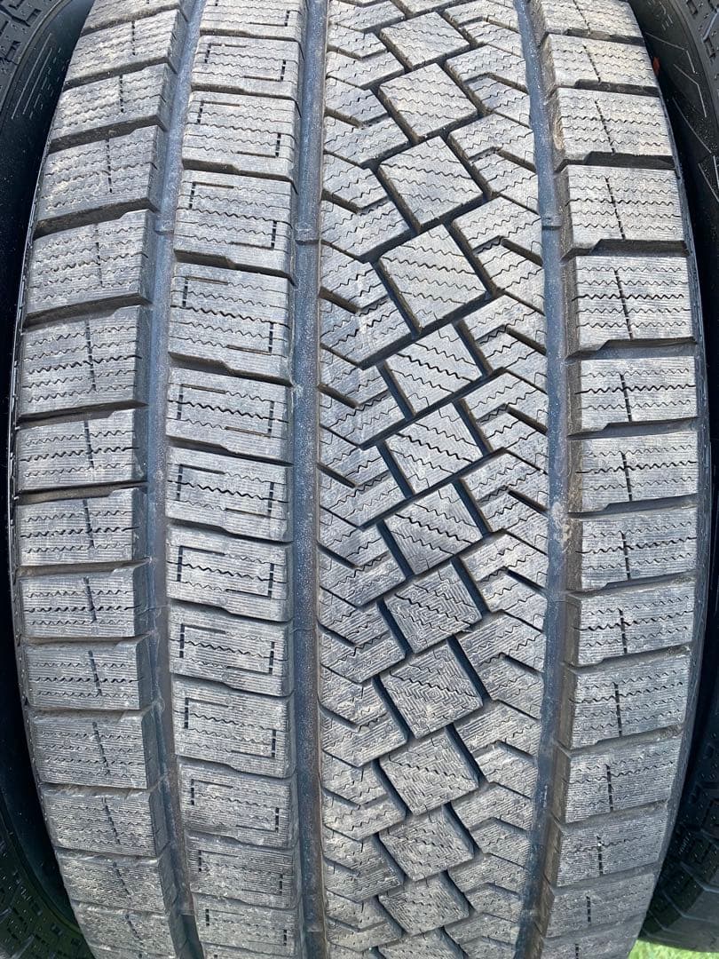 走行300㌔弱！ピレリ アイスゼロアシンメトリコ 245/40R18