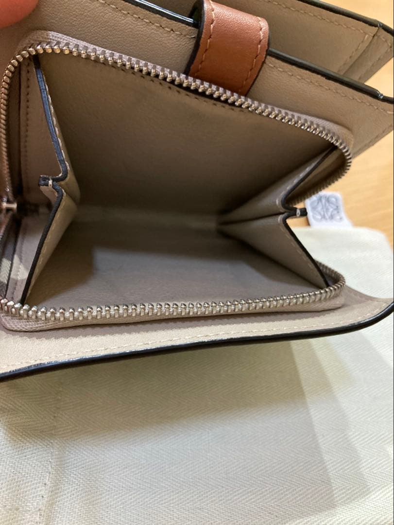 LOEWE ロエベ コンパクトジップウォレット 折り財布 二つ折り財布 美品 革