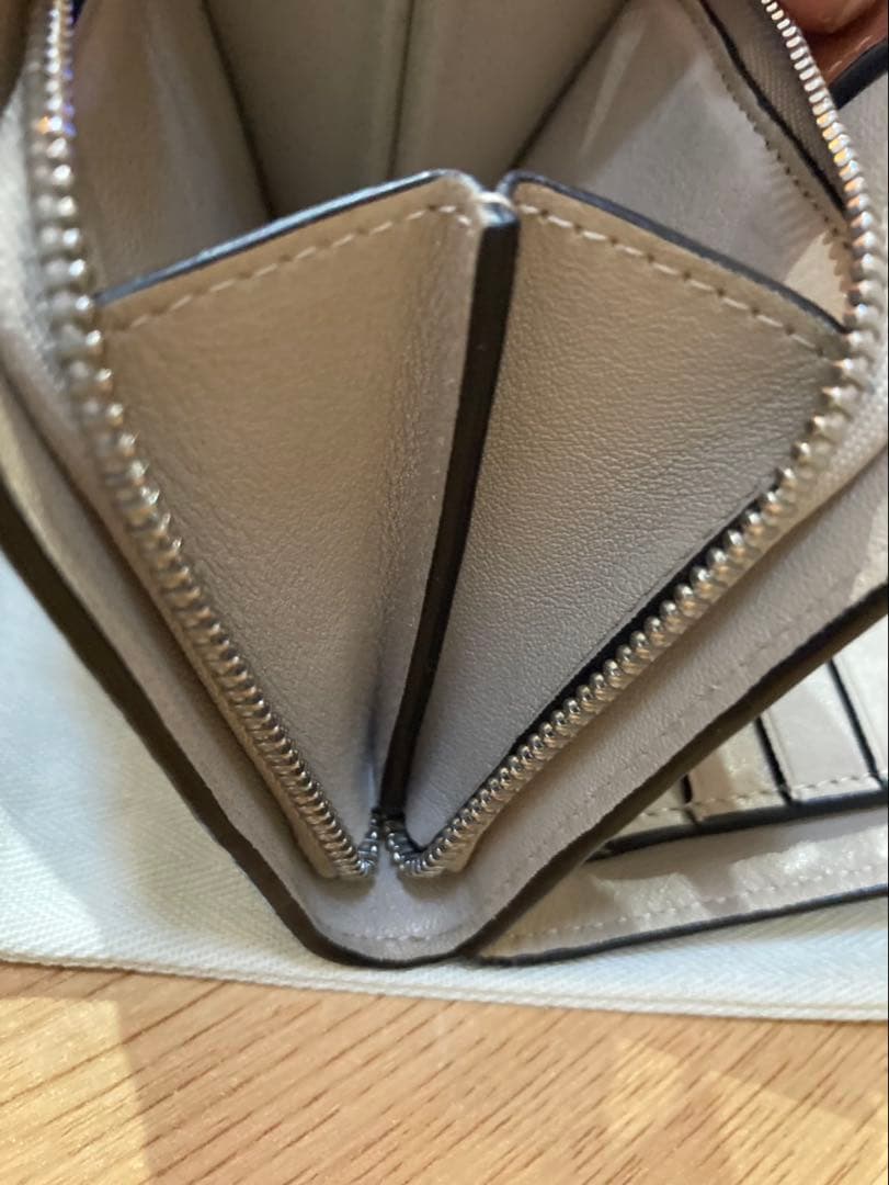 LOEWE ロエベ コンパクトジップウォレット 折り財布 二つ折り財布 美品 革