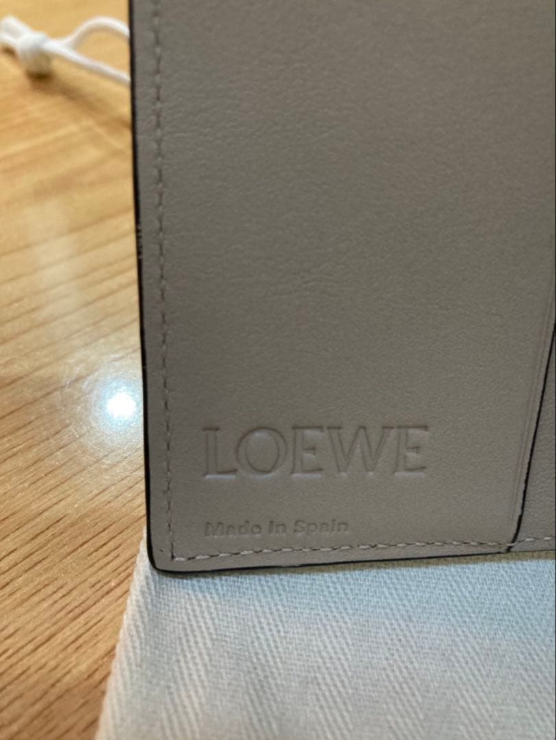 LOEWE ロエベ コンパクトジップウォレット 折り財布 二つ折り財布 美品 革