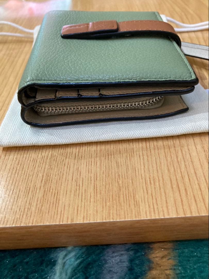 LOEWE ロエベ コンパクトジップウォレット 折り財布 二つ折り財布 美品 革