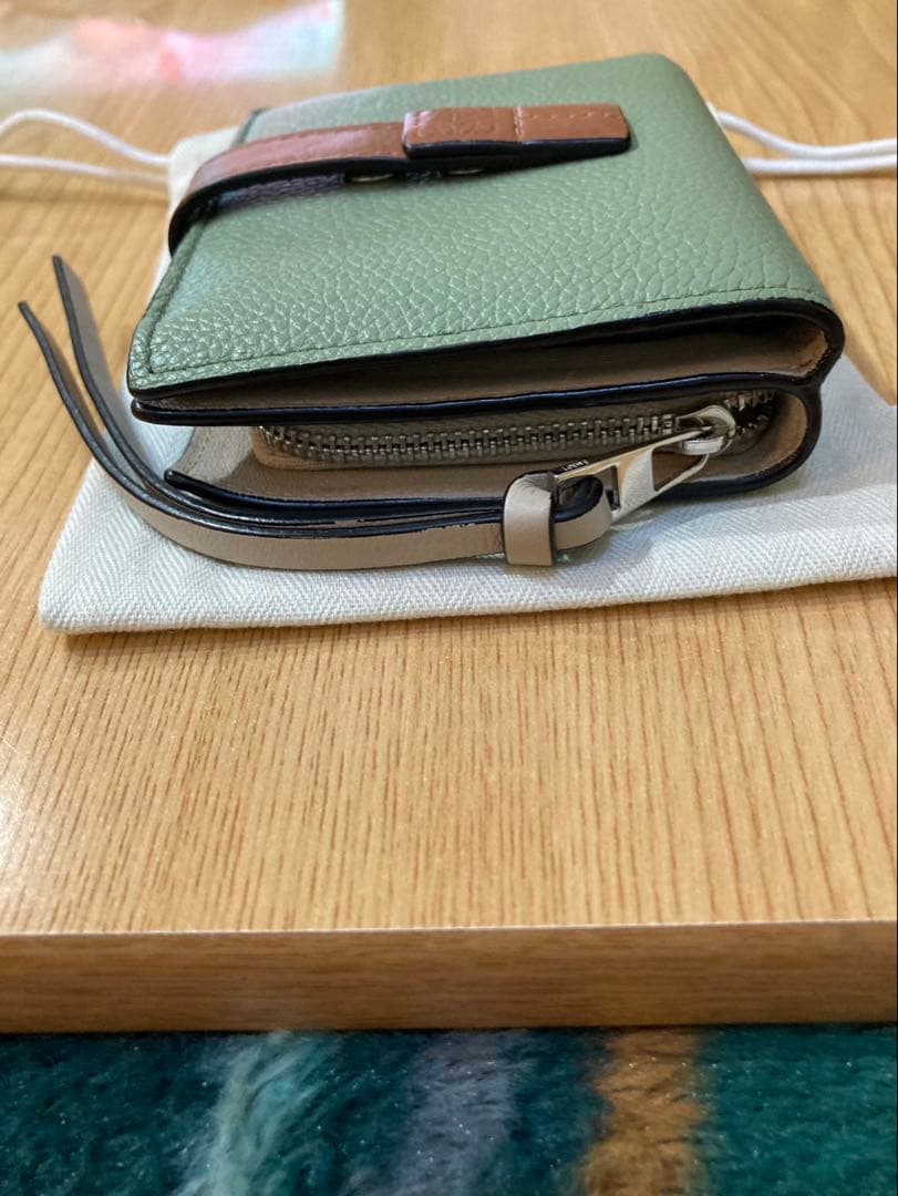 LOEWE ロエベ コンパクトジップウォレット 折り財布 二つ折り財布 美品 革