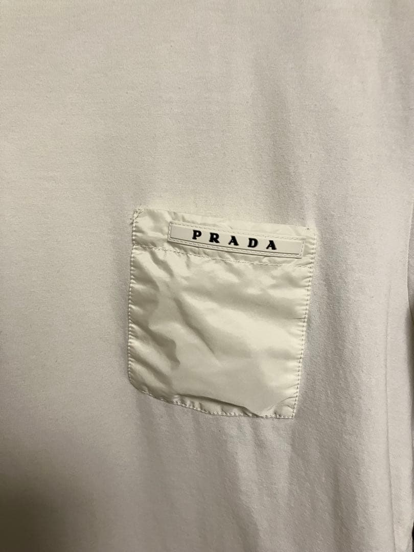 【最終値下げ:プラダ】ホワイト　半袖ロゴTシャツ　M　Uネック(ナイロン切替)
