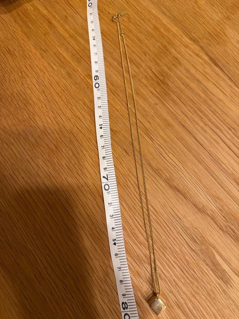 A.P.C. アーペーセー ゴールド キューブ ネックレス