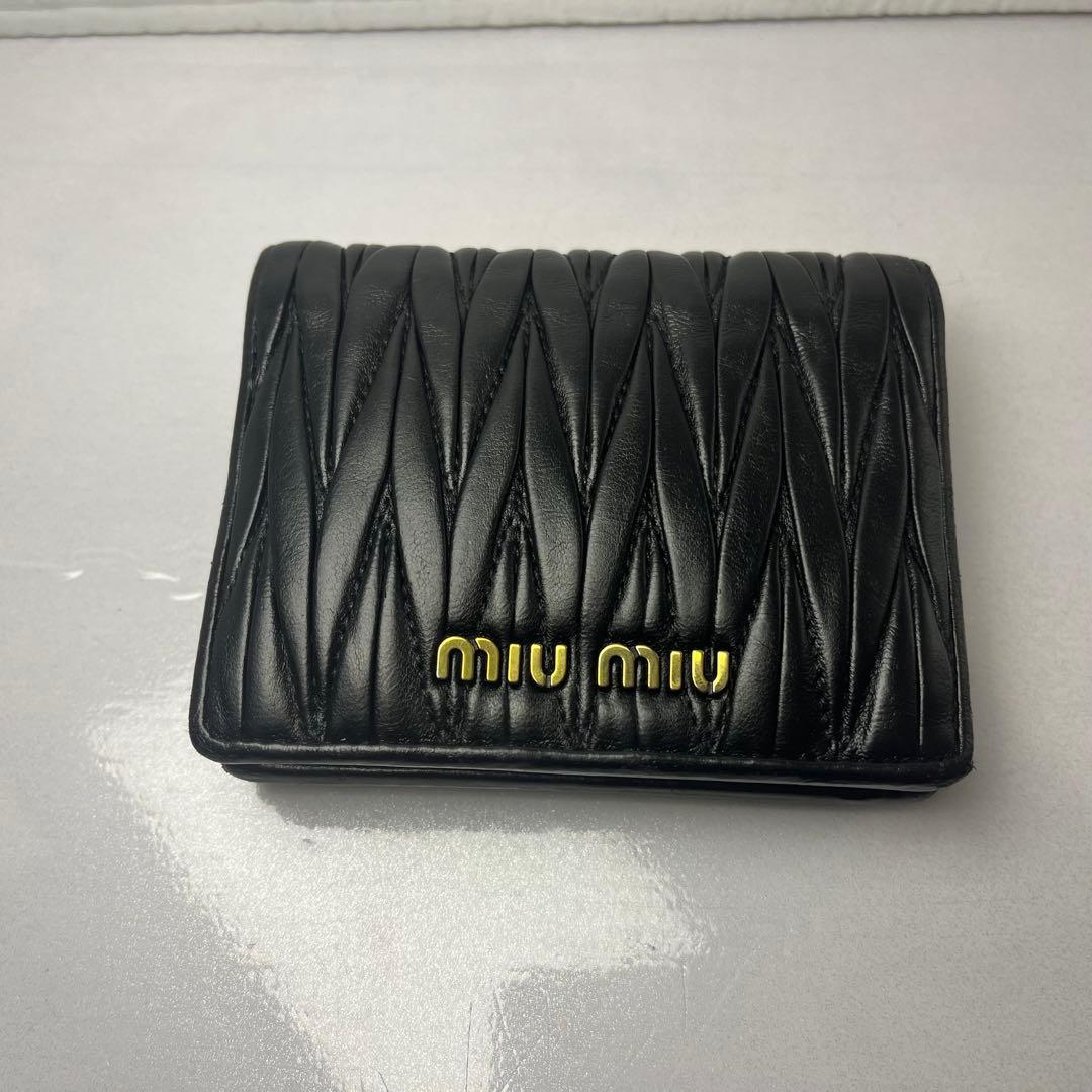 miu miu 財布 ブラック 二つ折り財布 キルティング レザー マトラッセ