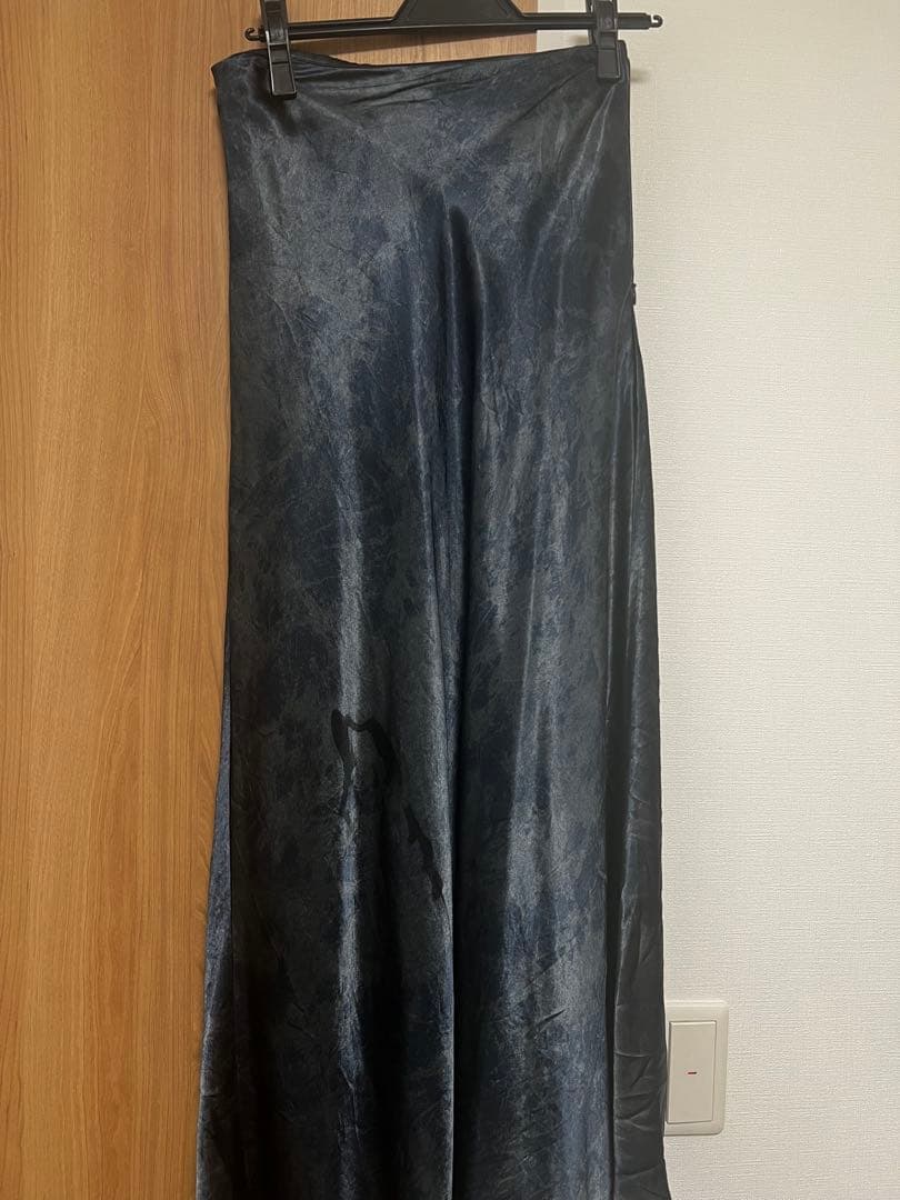 アメリ　BIAS SATIN PRINT SKIRT サテンスカート
