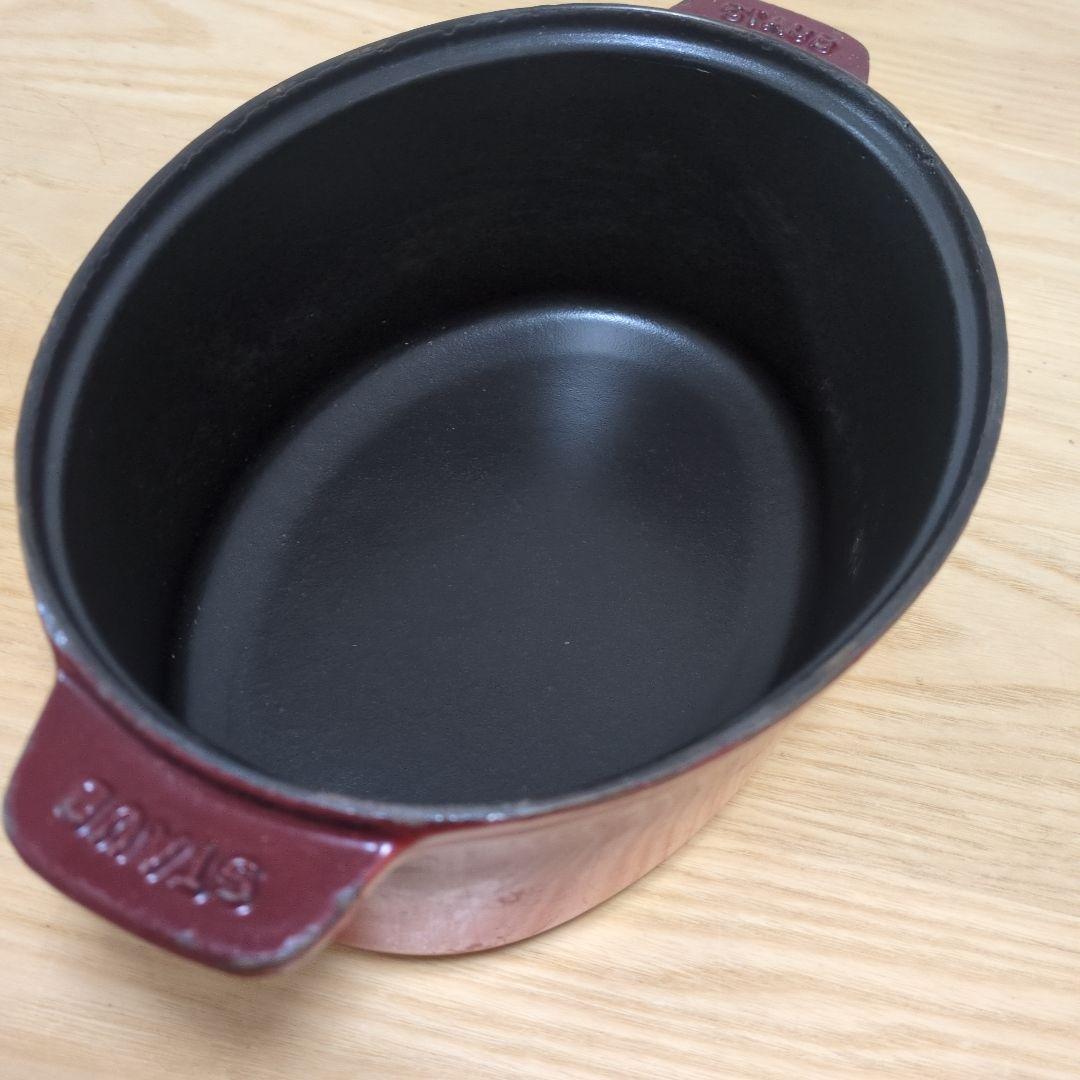 旧型　STAUB オーバル 23cmレッド