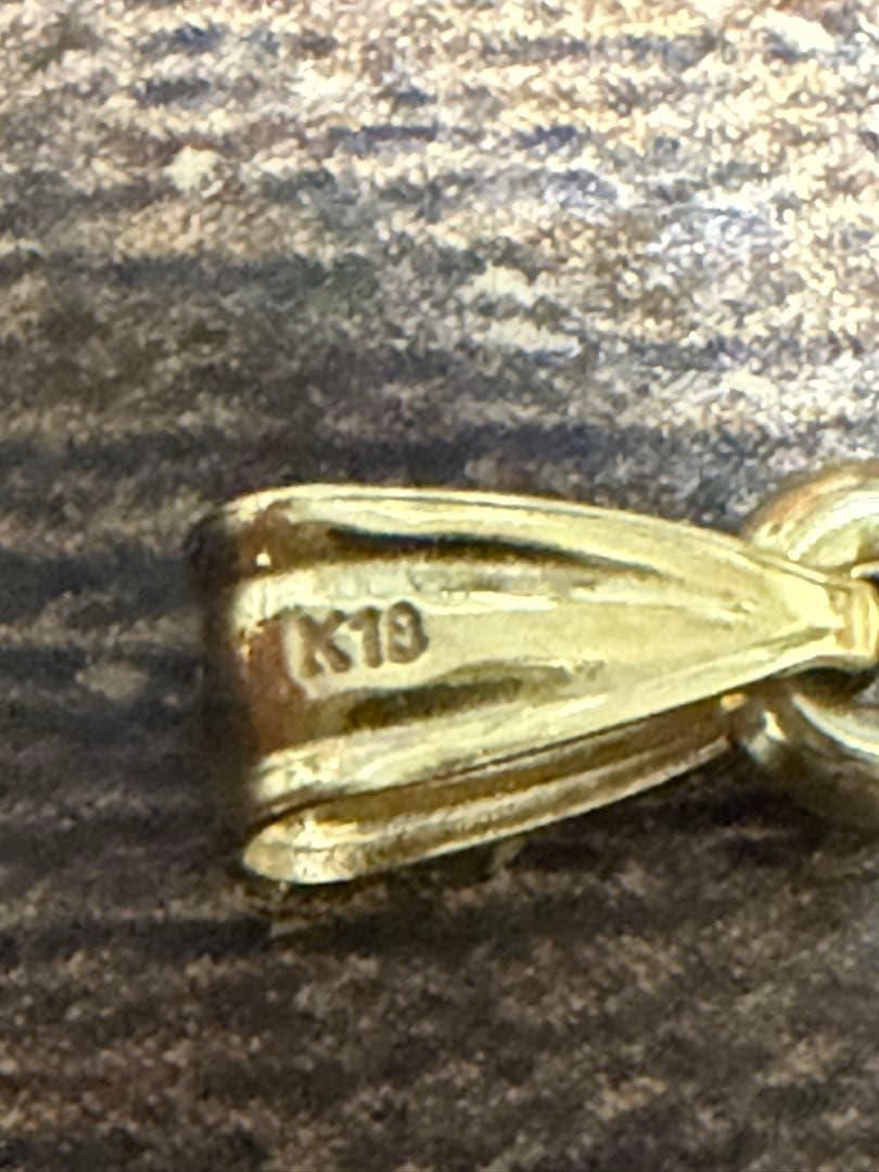 K18刻印あり！金色のネックレス 十字架とメダル付き