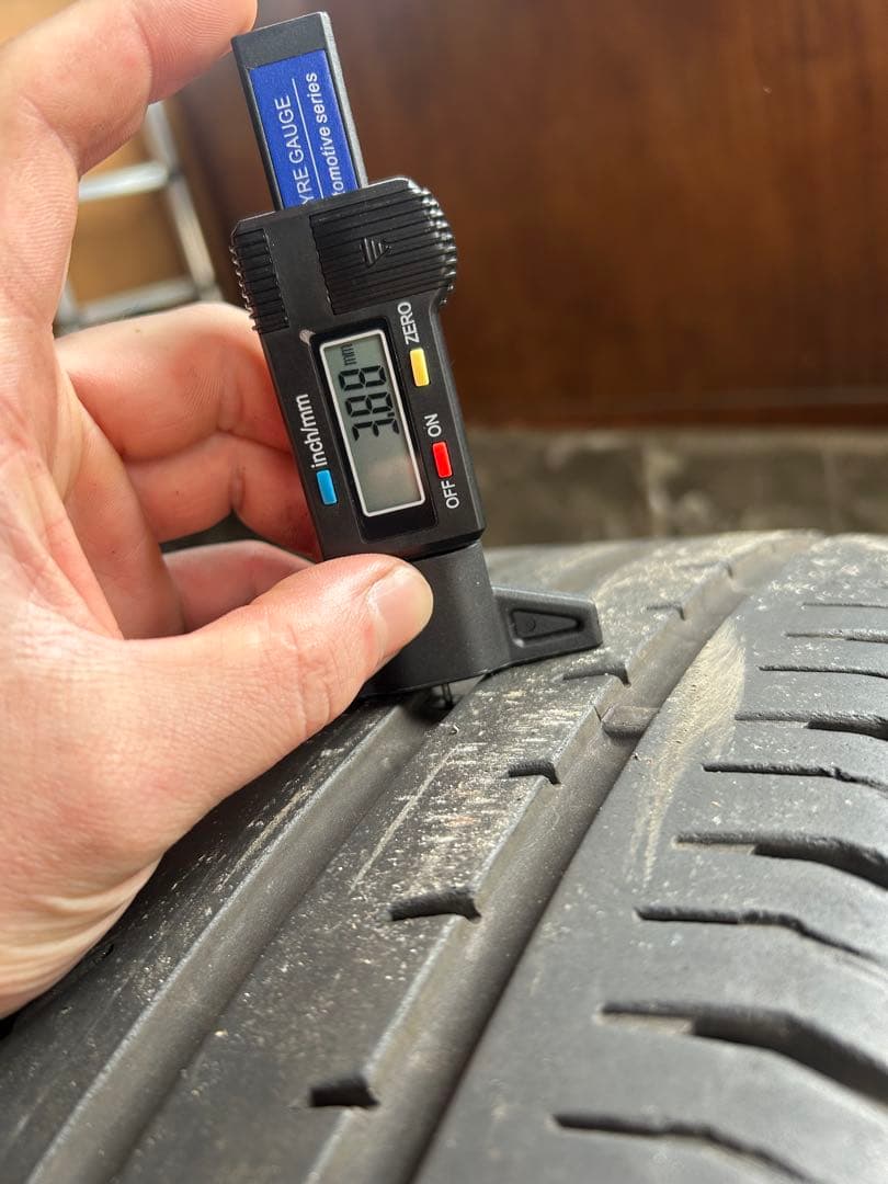 225/50R17コンチネンタル4本セット　レヴォーグ、ゴルフなど ①