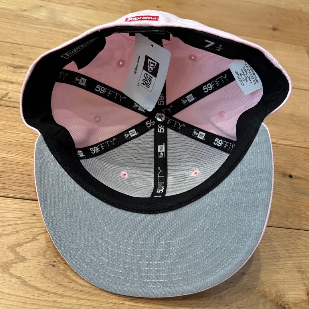 希少 Supreme Gold Cross S Logo New Era ピンク