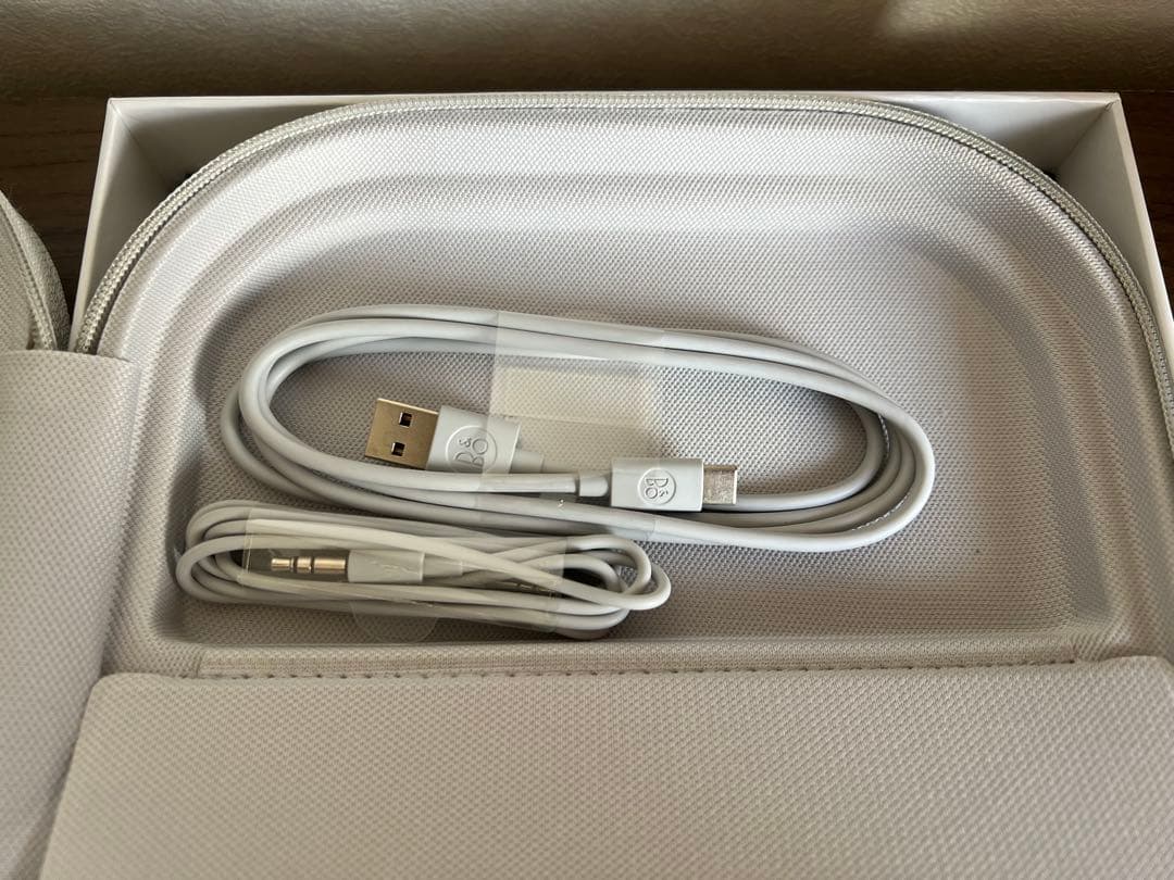 Bang & Olufsen HX ワイヤレスヘッドホン