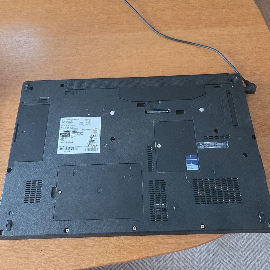 Fujitsu LIFEBOOK e756/P 15.6インチ 動作品