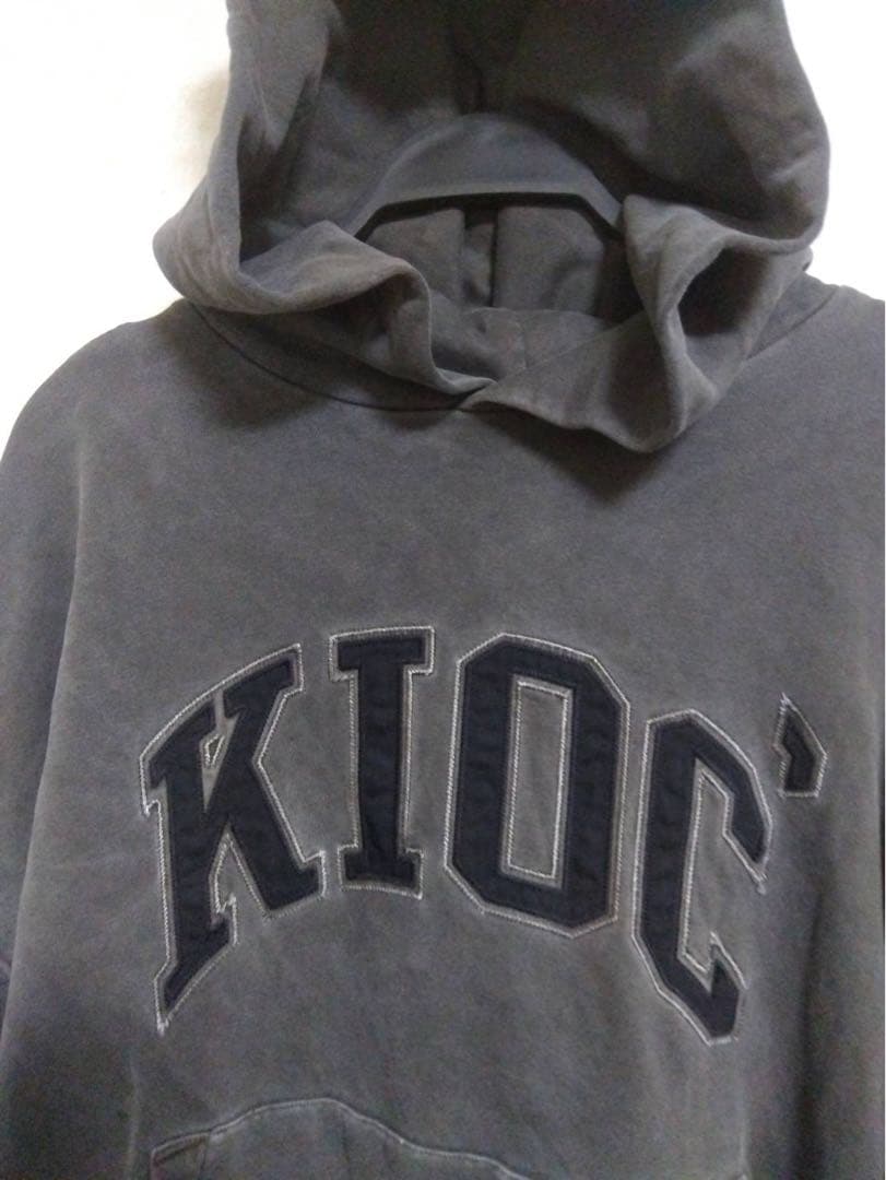 最終値下げ　山下幸輝 kioc カレッジロゴフーディ 　ダークグレー