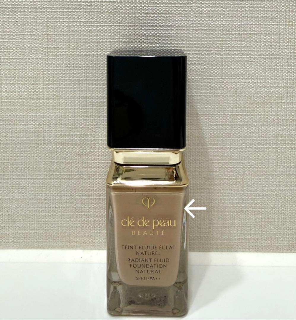 clé de peau リキッドファンデーション オークル 20