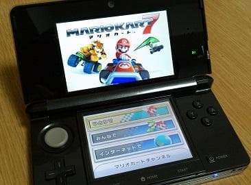 任天堂3DSコスモブラック(美品) マリオカート7付
