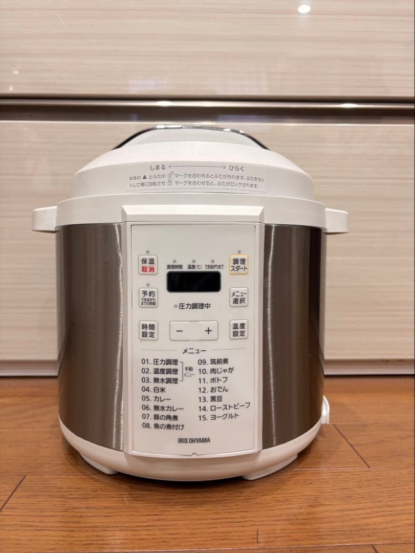 【美品・説明書あり】IRIS OHYAMA 電気圧力鍋 PC-EMA6-W