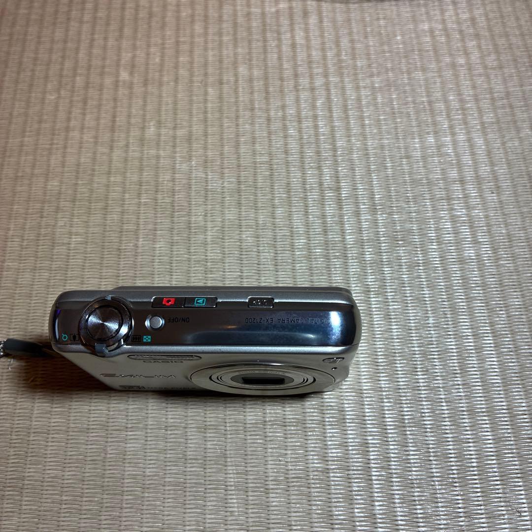 CASIO EXILIM 12.1メガピクセル　コンデジ　デジカメ