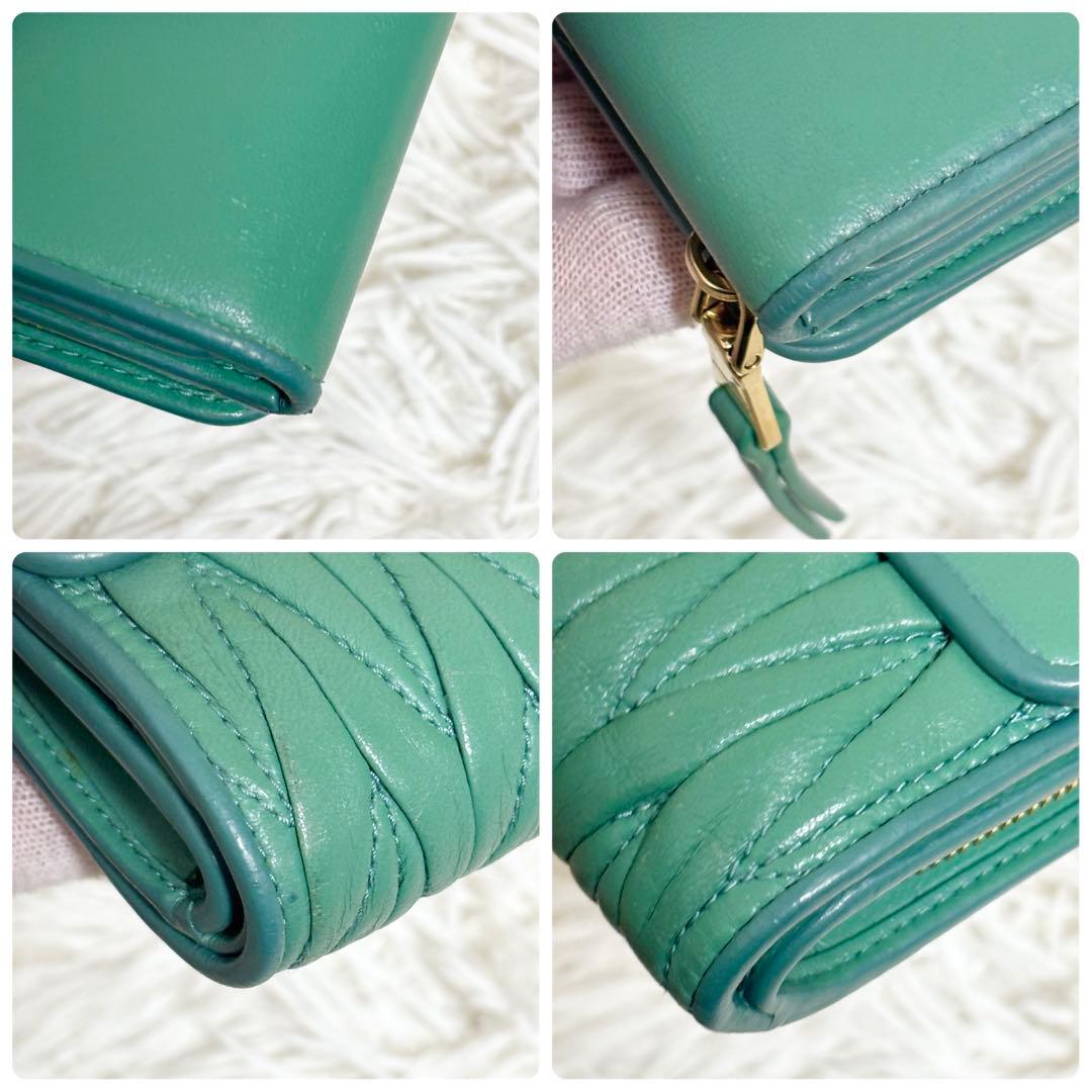 美品✨ミュウミュウ 現行 三つ折り財布 マテラッセ　ロゴ　緑 RFID 箱付き