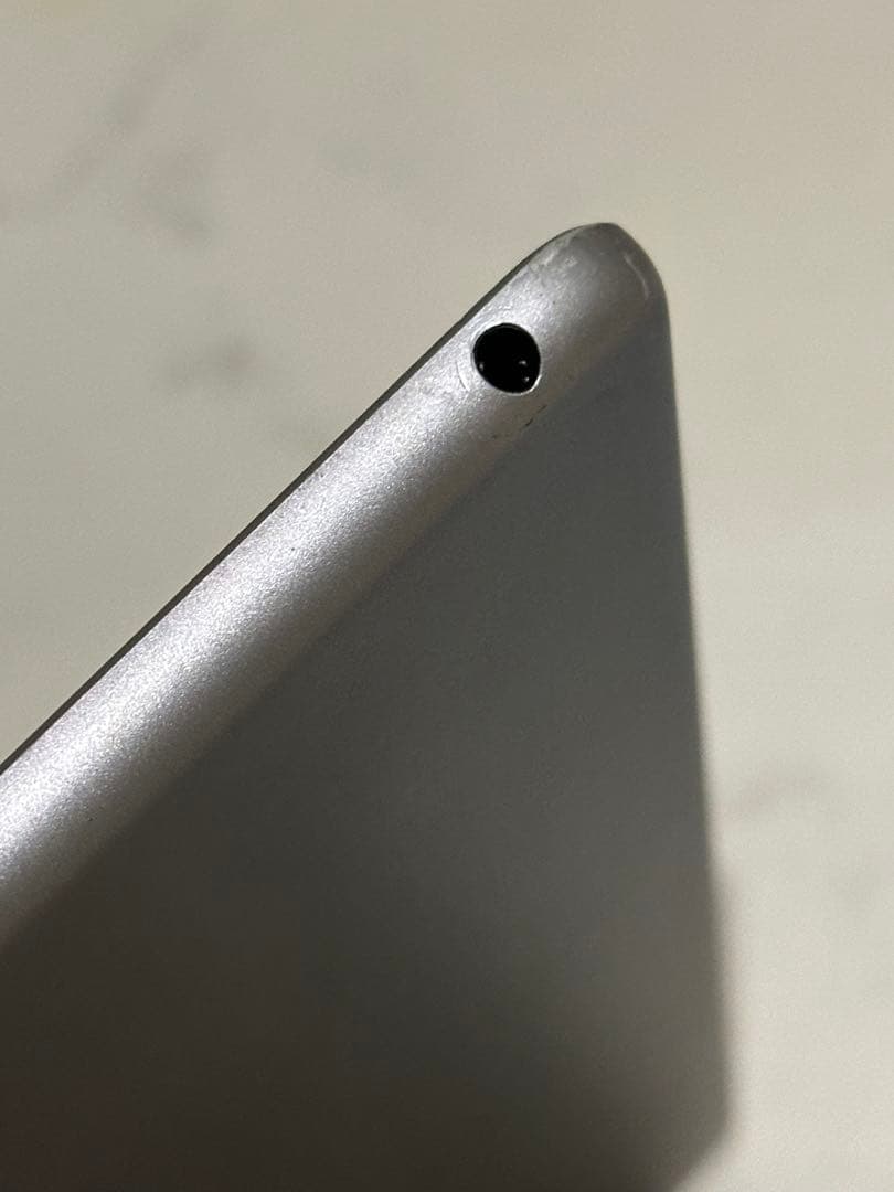 Apple iPad 第6世代 32GB ブラック/シルバー 本体 充電器付き