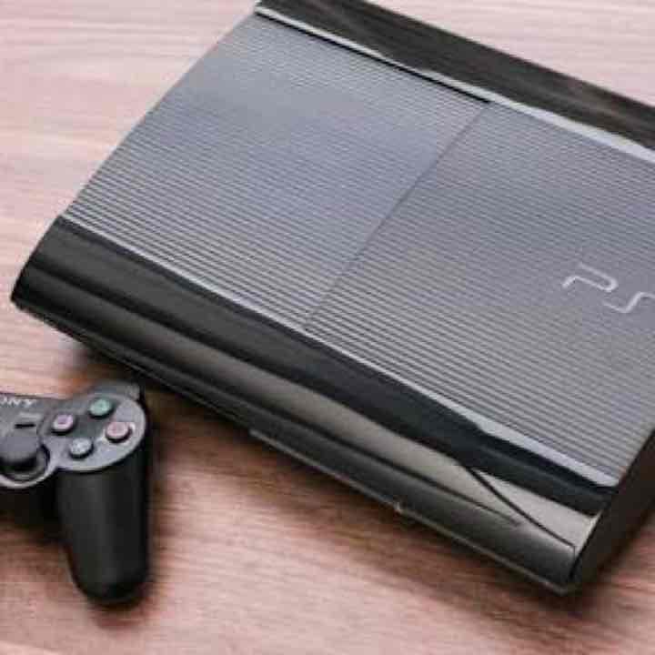PS3本体、コントローラー2個、本体付属コード、ウイイレ2016