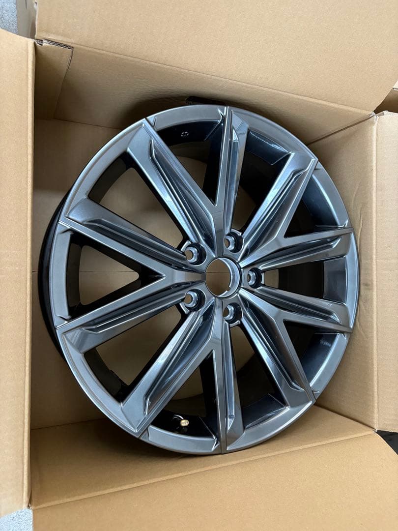 クロップ！さま専用 【①　納車前外し】LEXUS　LBX　純正　アルミホイール