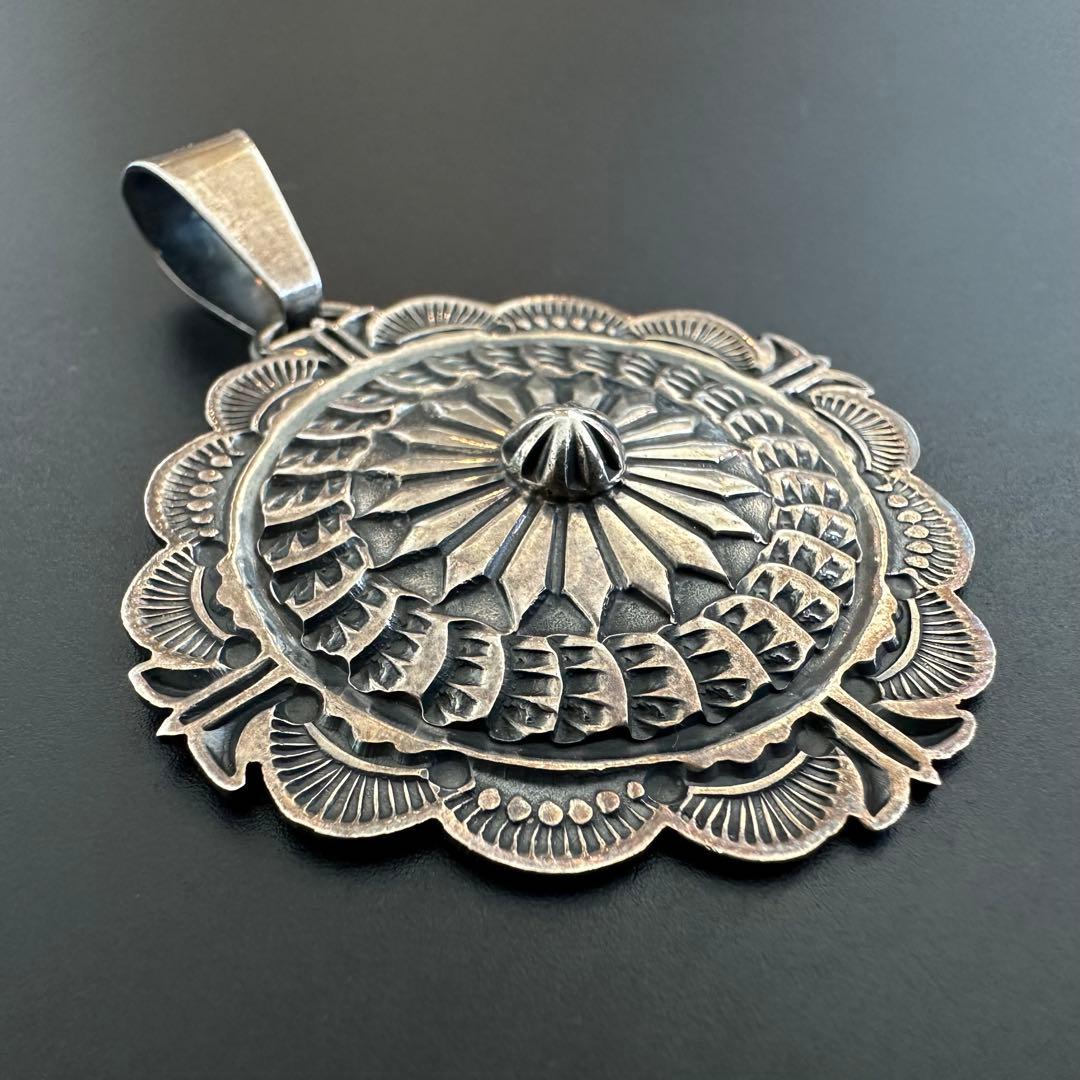 Navajo Sunshine Reeves スタンプワーク ペンダントトップ