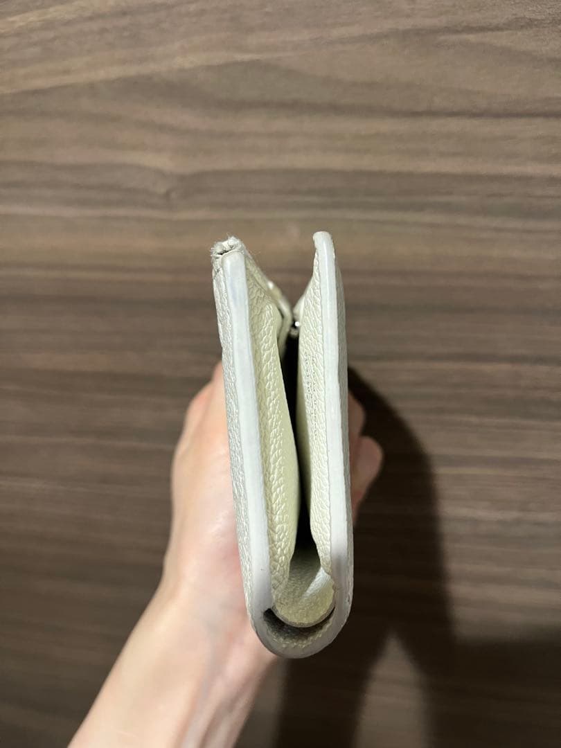 Louis Vuitton シルバー 二つ折り財布