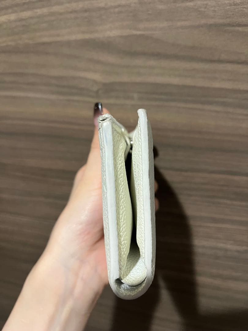 Louis Vuitton シルバー 二つ折り財布