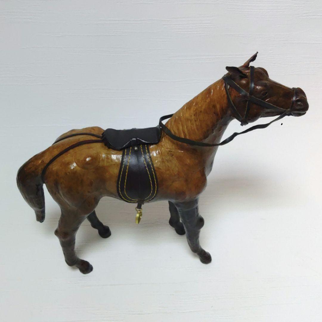 馬　革製　置物　フィギュア　ミ10