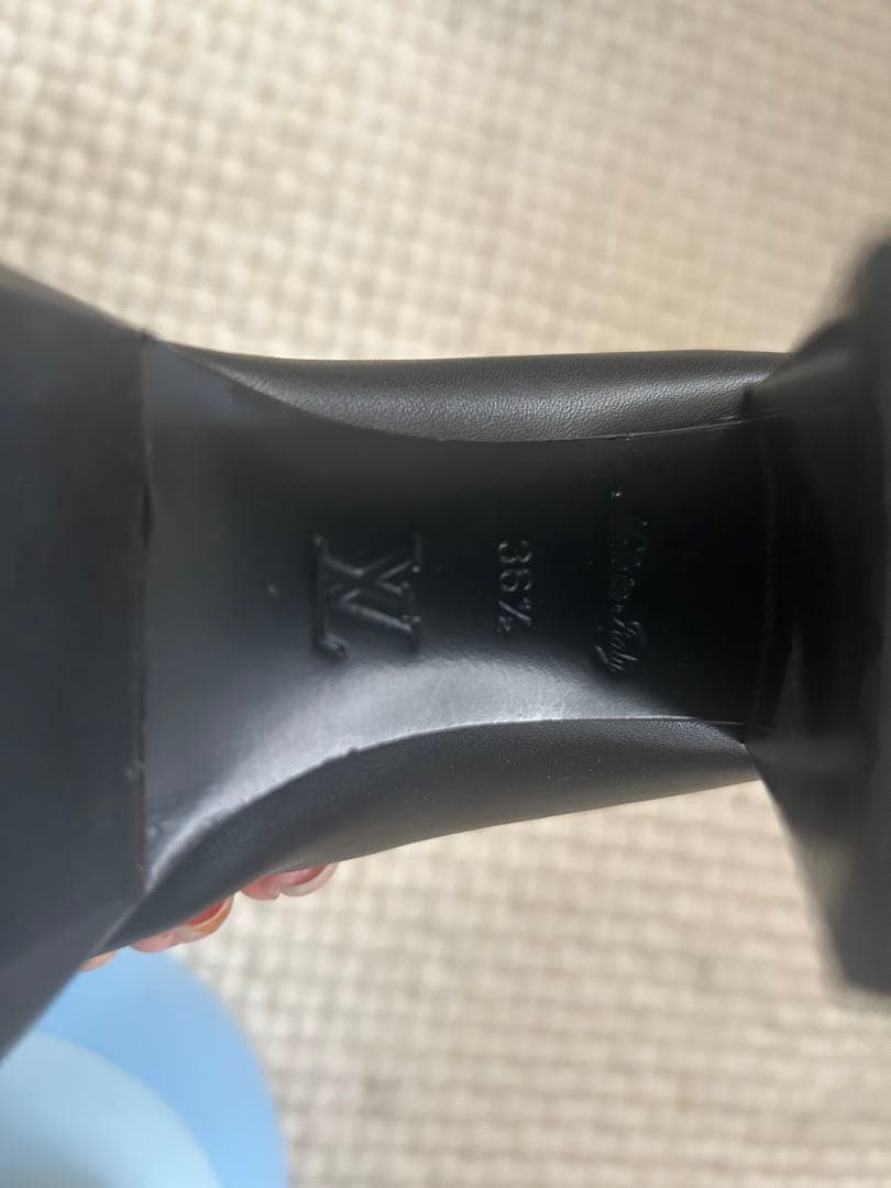 最終価格‼️ルイビィトン　スタッズ付き黒レザーブーティ