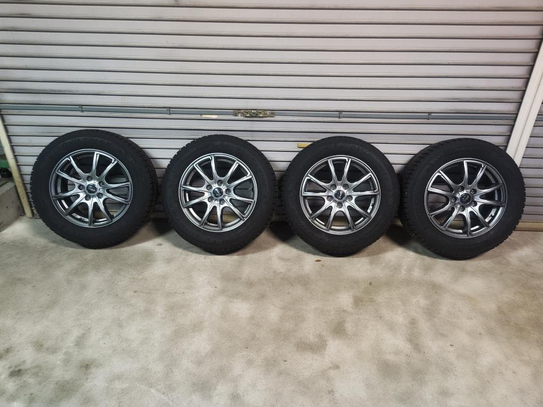 スタッドレスタイヤ TOYO215/60R16 OBSERVE GIZ2