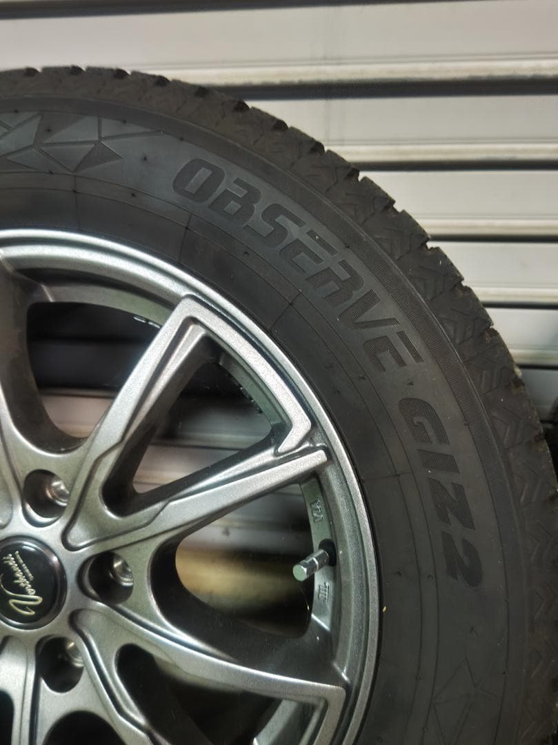 スタッドレスタイヤ TOYO215/60R16 OBSERVE GIZ2