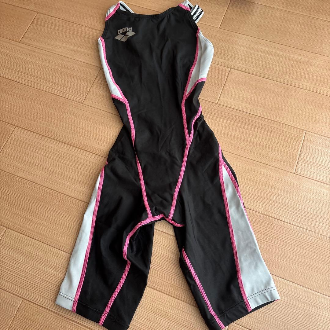 elly【新品未使用】ハーフジップストップス、水着3着