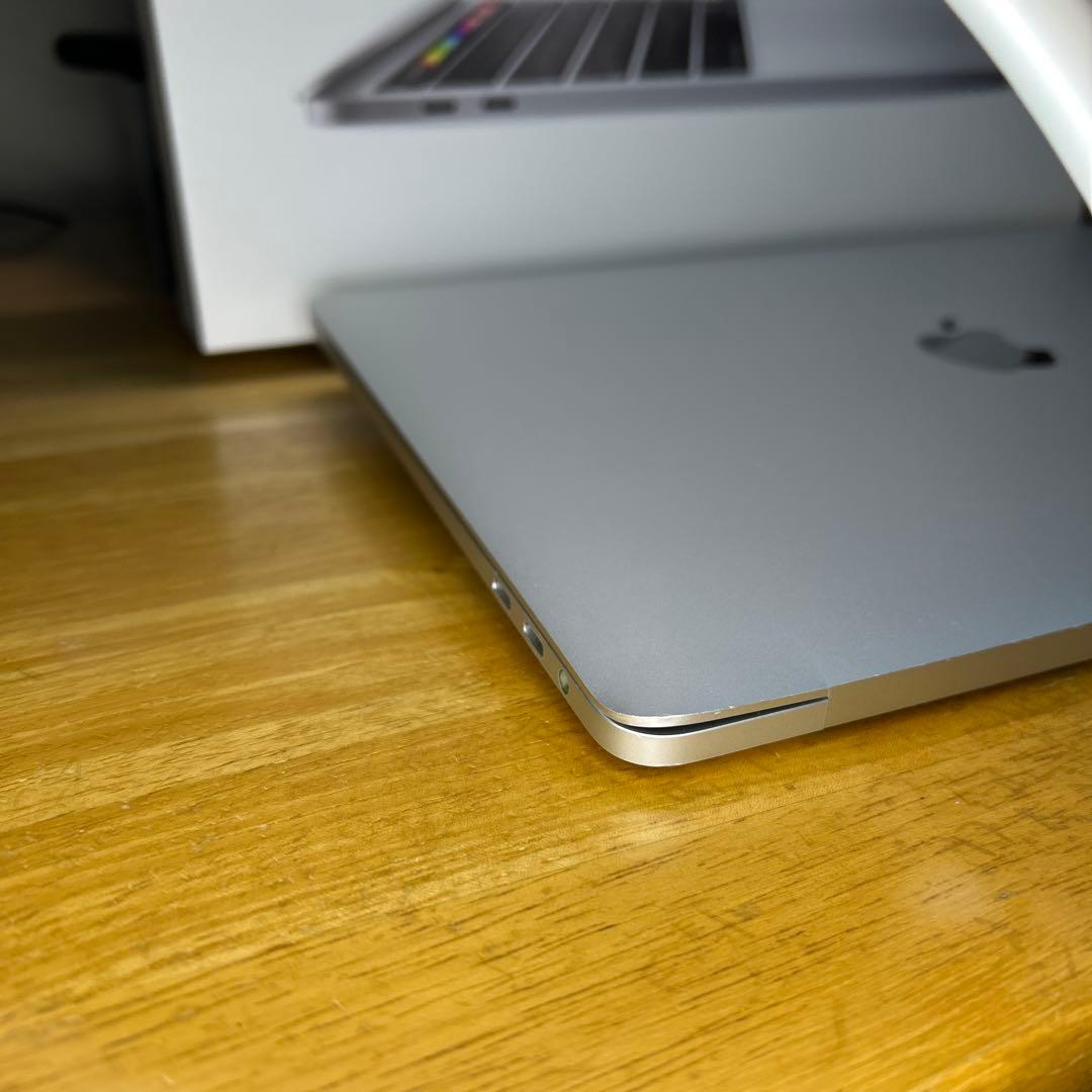 外部出力OK MacBook Pro 13 2020 i7 訳あり